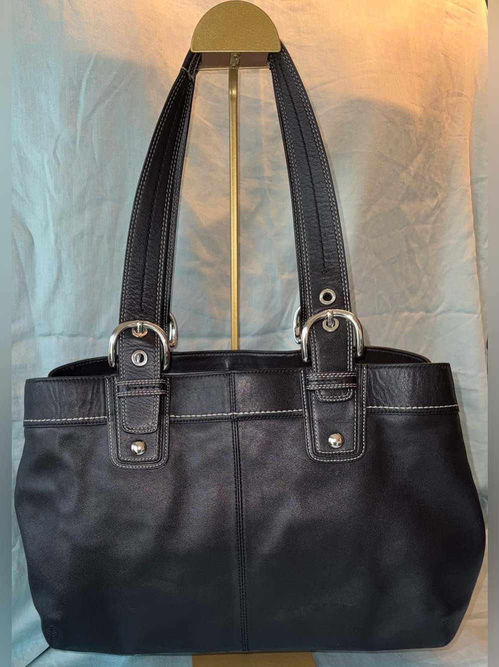 Coach Soho Pleated Large Tote with Contrast Stitching F13733 - Picture 2 of 14